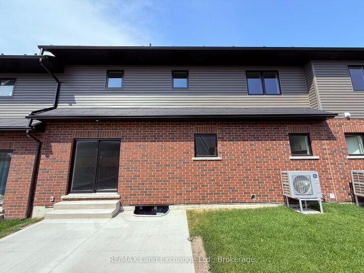 Property Photo: 8 Golf Links Road Unit 3 ON N2Z 0G1