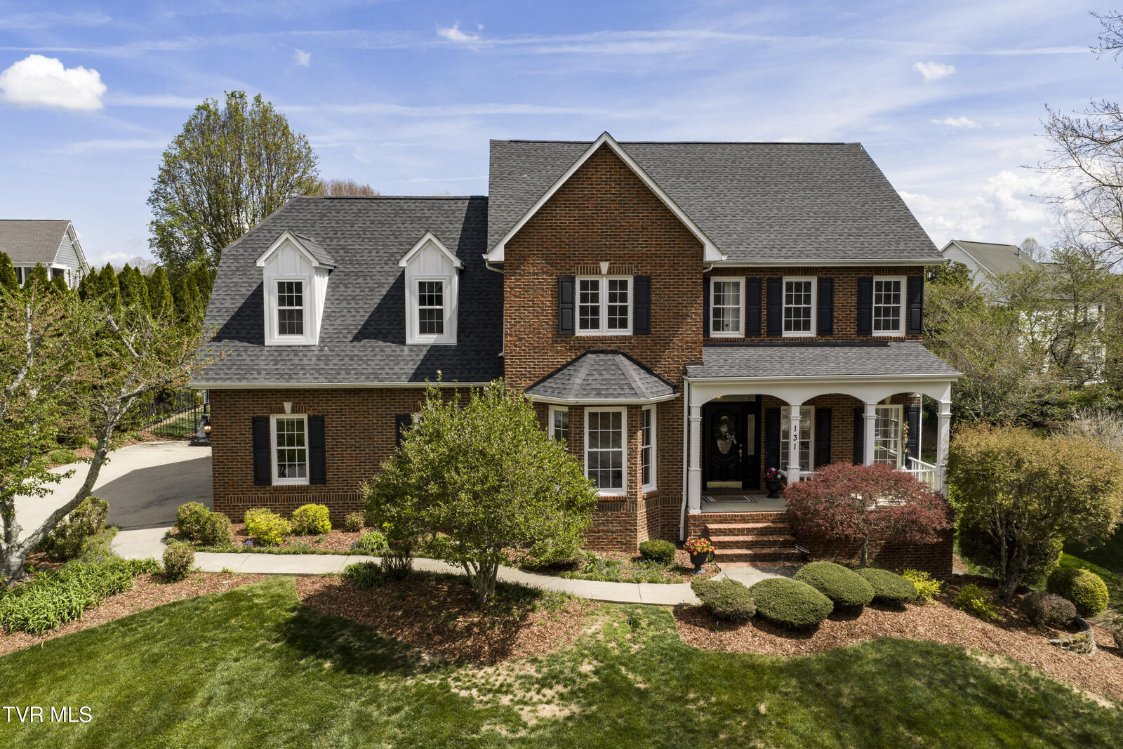 Property Photo: 131 Olde Towne Drive TN 37659