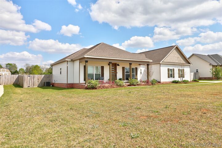 Property Photo:  2236 County Road 712  AL 36330 