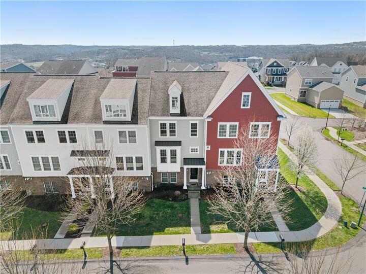 Property Photo:  1321 Village Lane  PA 15017 