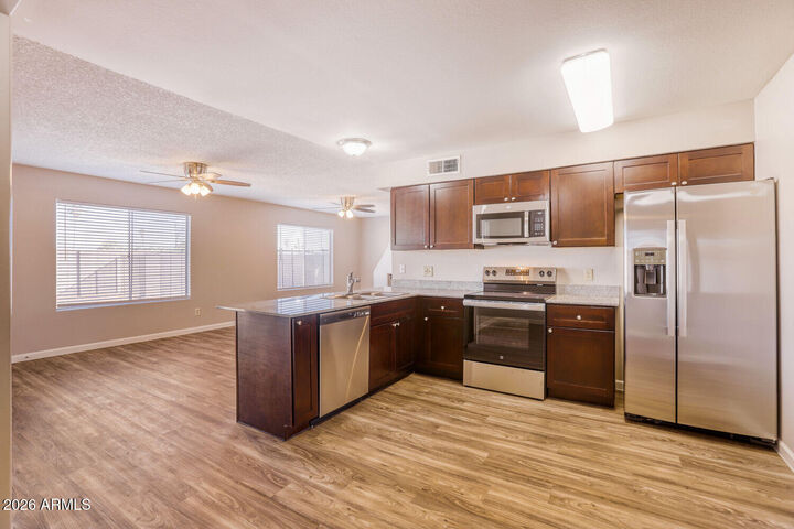 Property Photo:  904 W Yale Drive  AZ 85283 