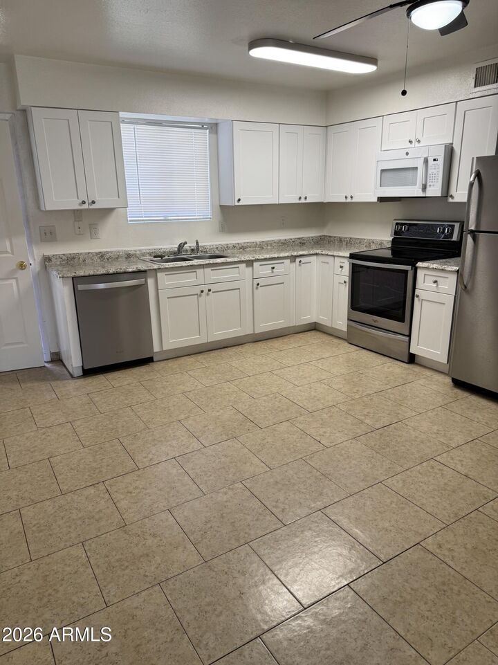 Property Photo:  3313 W Golden Lane  AZ 85051 