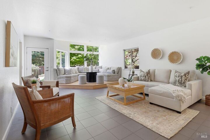 Property Photo:  111 Parkview Circle  CA 94925 