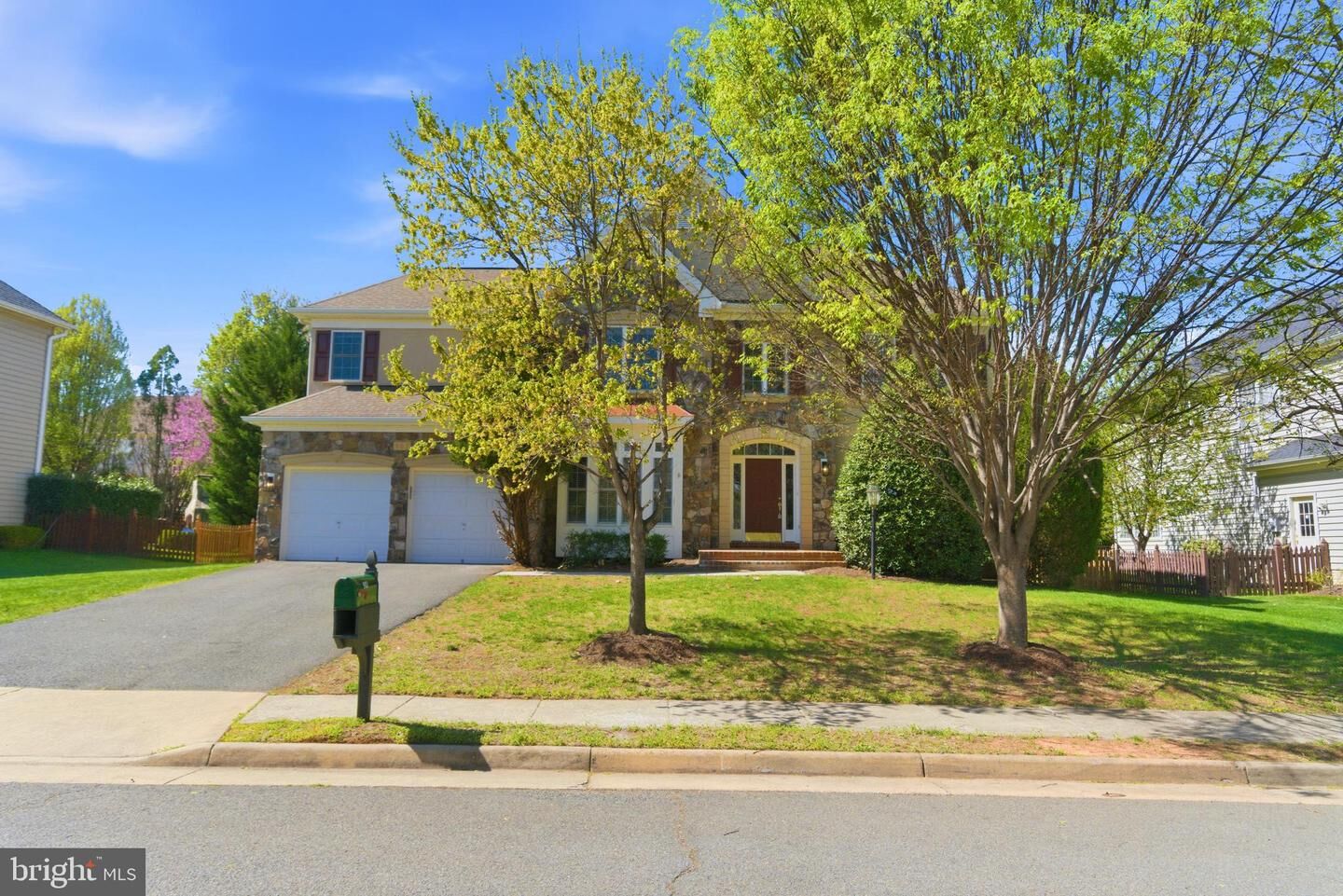 Property Photo:  903 Tinsman Drive NE  VA 20176 