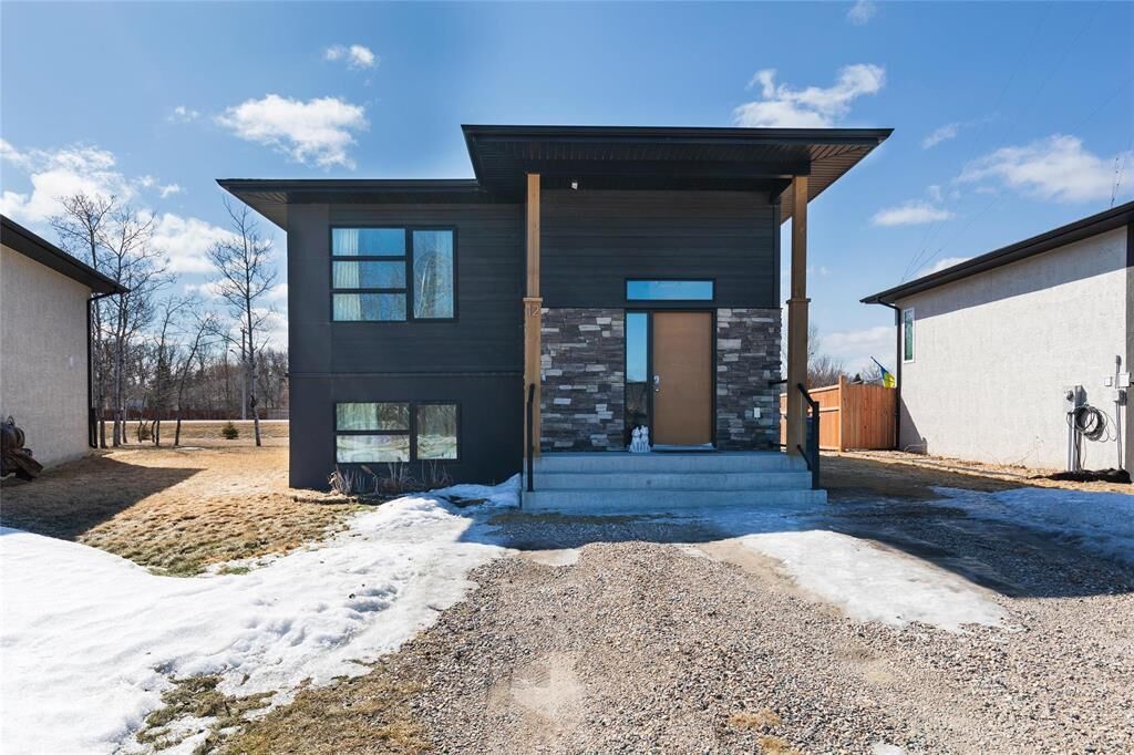 Property Photo: 12 Annenfeld Village Road MB R0A 0V2