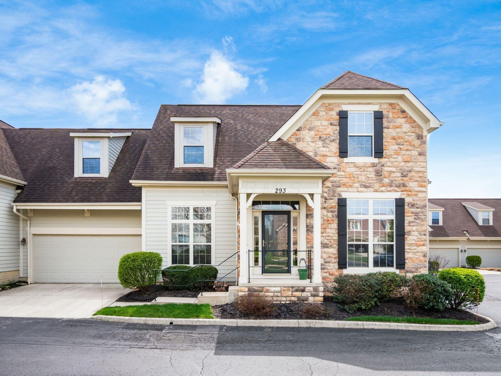 Property Photo: 293 Murphy'S Green OH 43065