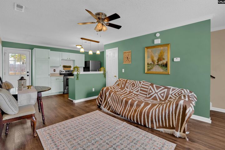 Property Photo: 203 E Waverly Place SC 29229