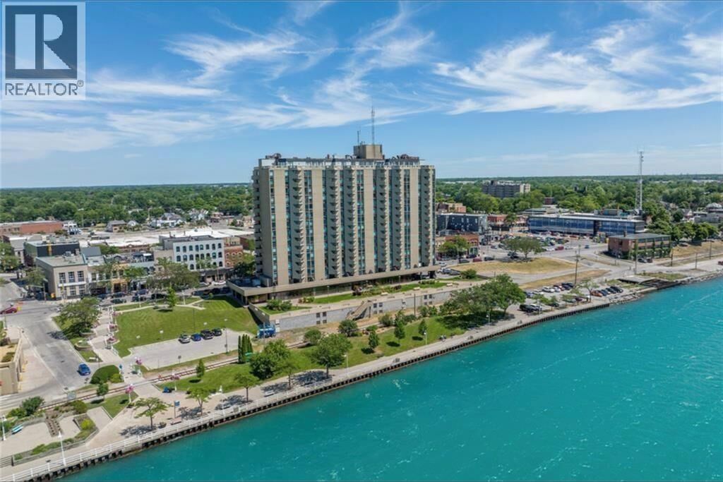 Property Photo:  155 Front Street 210  ON N7T 7V3 