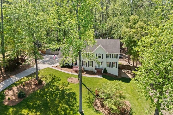 Property Photo: 809 Pinehurst Drive GA 30188