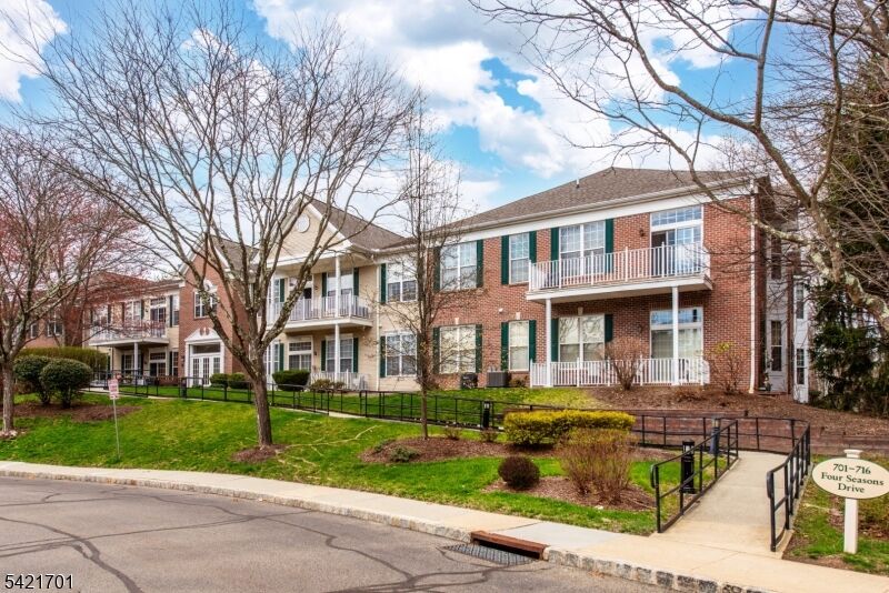 Property Photo:  703 Four Seasons Dr 703  NJ 07470 