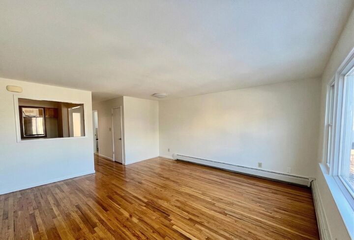 Property Photo:  203 Zabriskie St 2  NJ 07307 