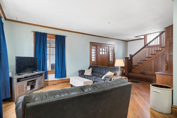 Property Photo:  211 N 1st Street  IA 52147 