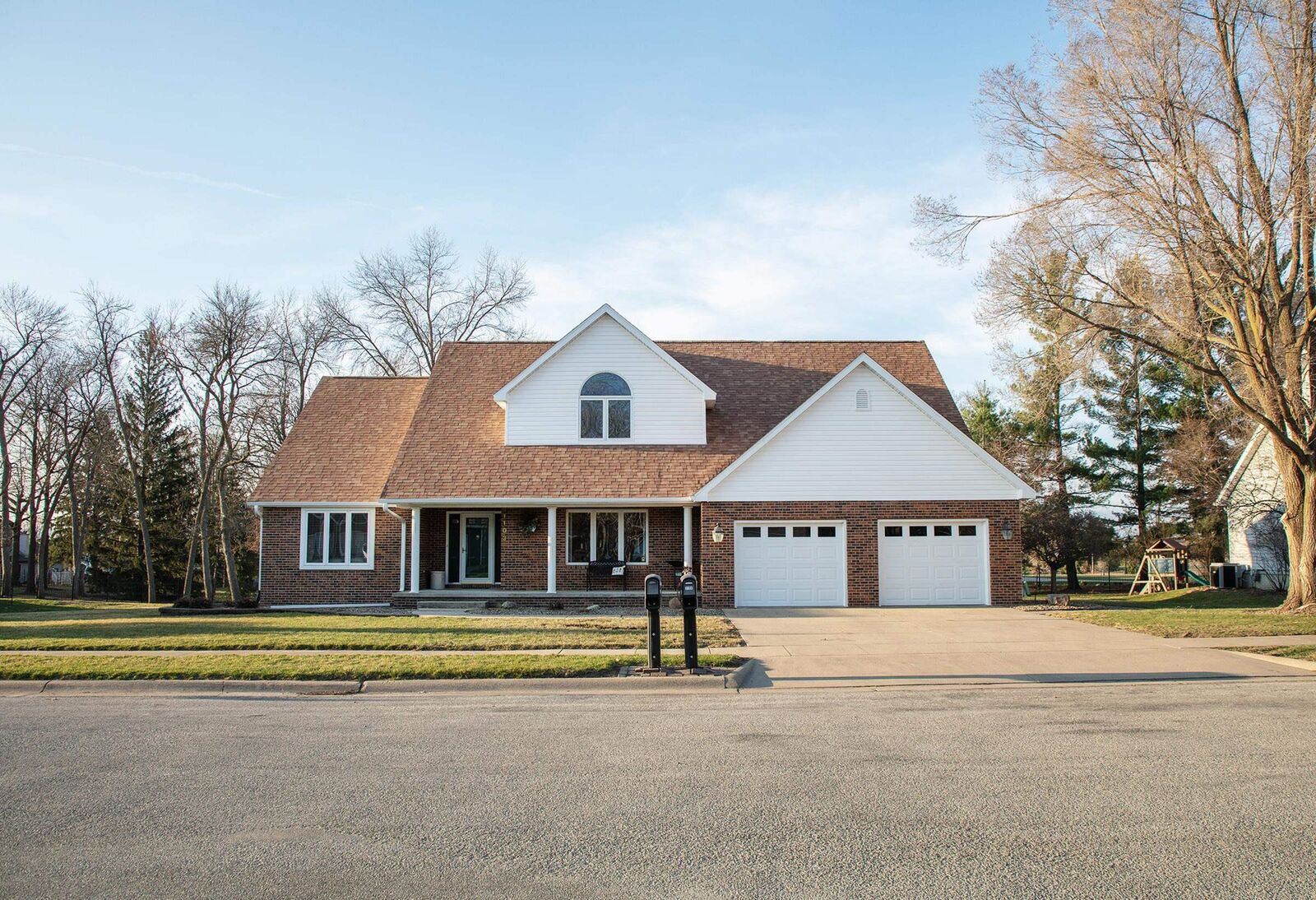 Property Photo: 1103 Gateway Boulevard IA 50677