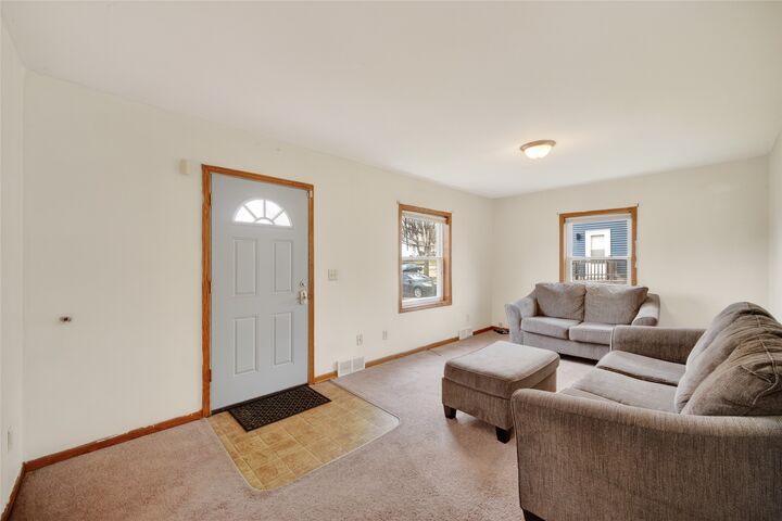 Property Photo: 2325 E 41st Street IA 50317