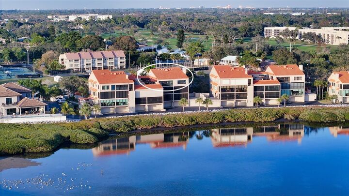 Property Photo: 4557 Bay Club Drive FL 34210