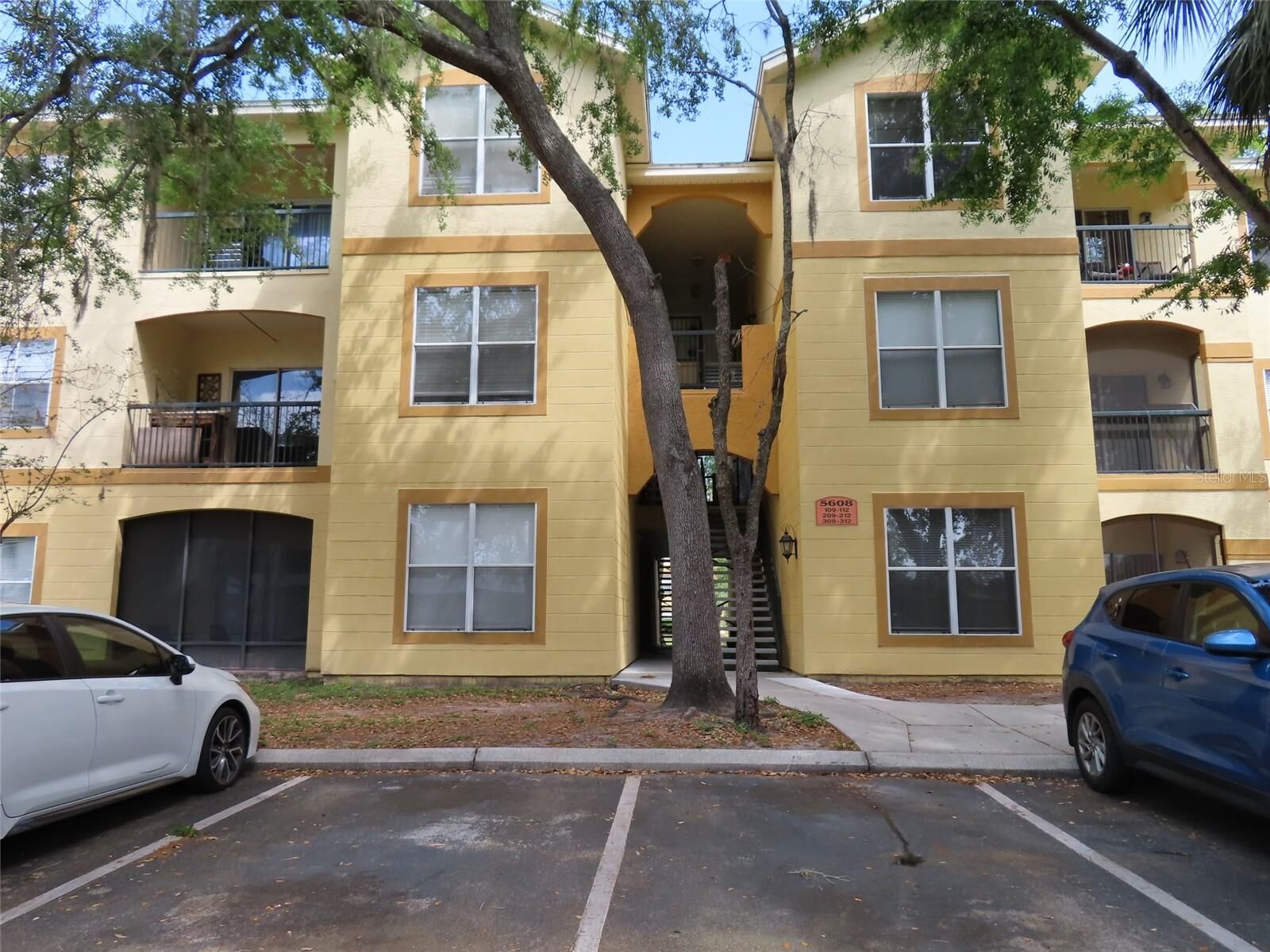 Property Photo: 5608 Pinnacle Heights Circle 109 FL 33624