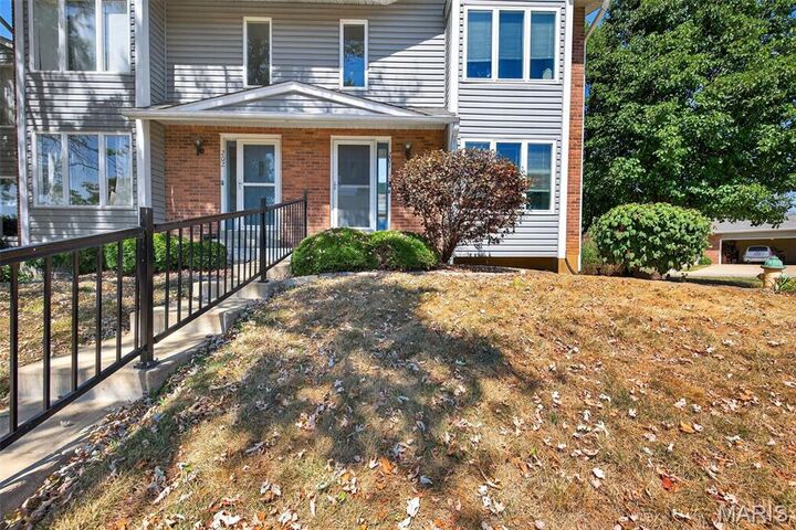 Property Photo:  201 King Drive  MO 63303 