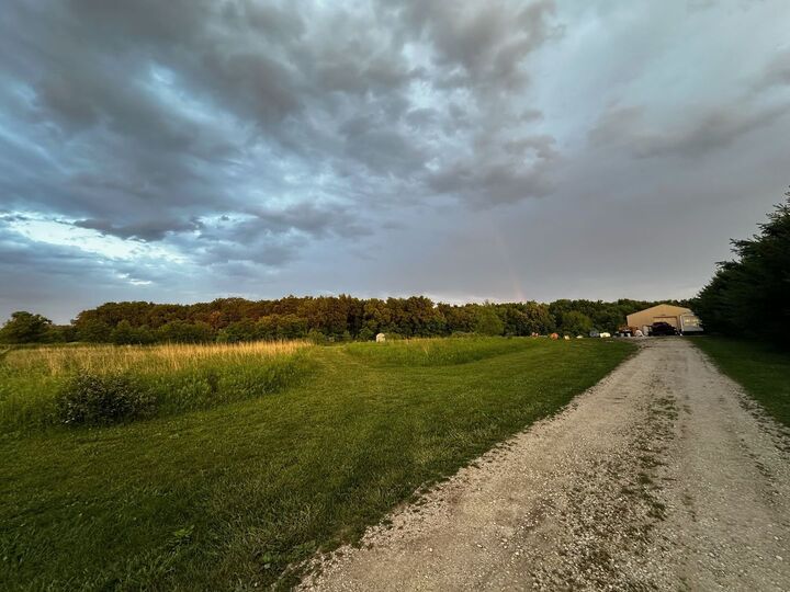 Property Photo:  