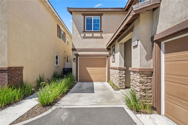 Property Photo:  24256 White Willow  CA 92562 