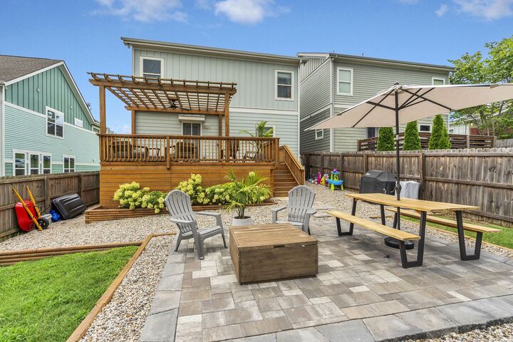 Property Photo:  1605 Rebecca St  TN 37216 