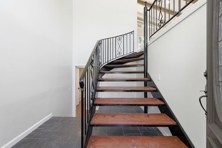 Property Photo:  4035 Kings Ln NW  TN 37218 