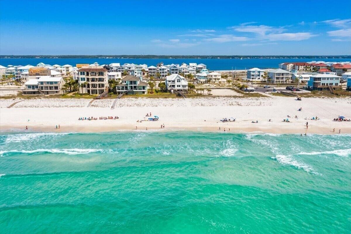 Property Photo:  7417 Grand Navarre Boulevard  FL 32566 