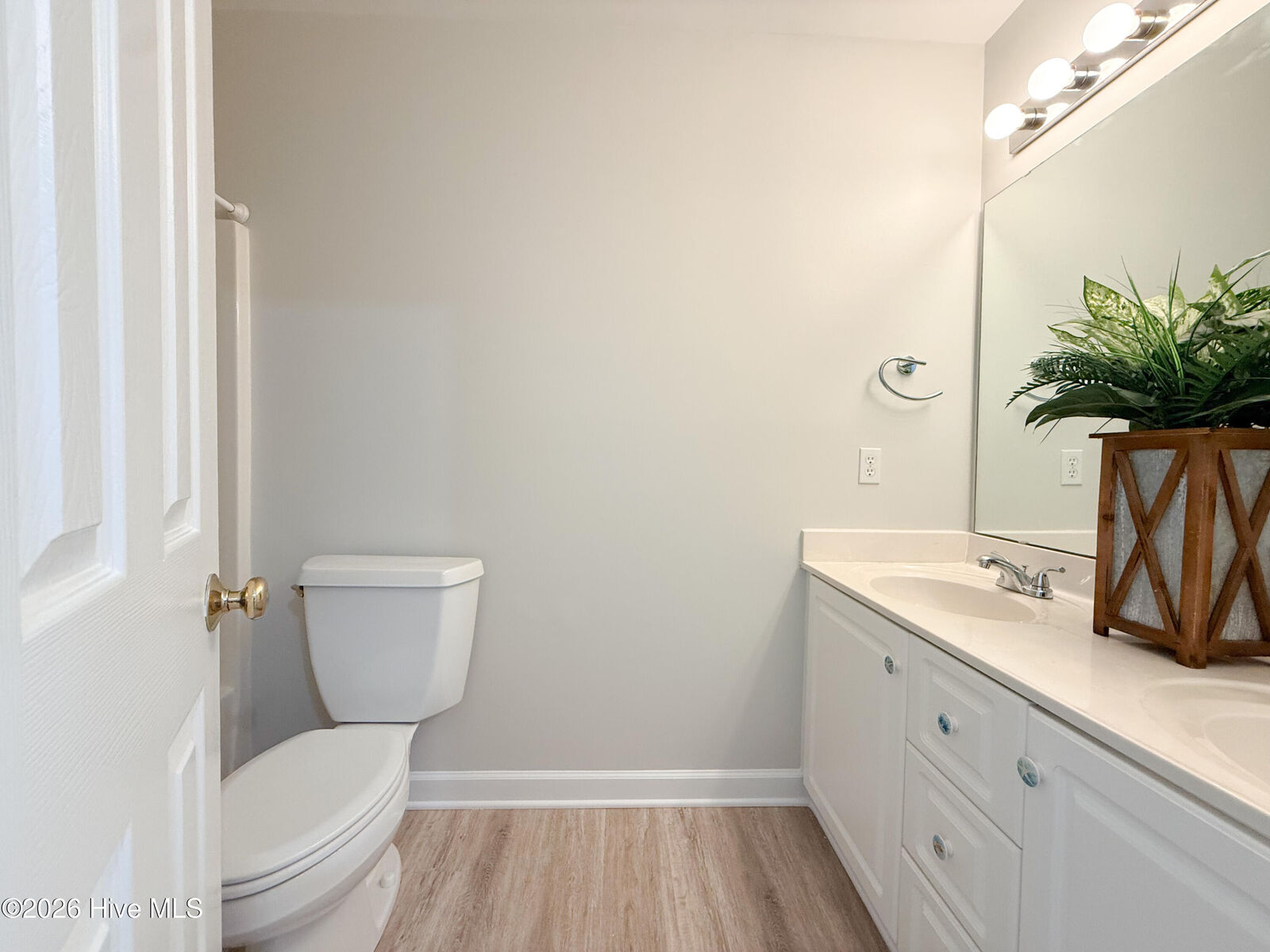 Property Photo:  5813 Wrightsville Avenue Apt 172  NC 28403 