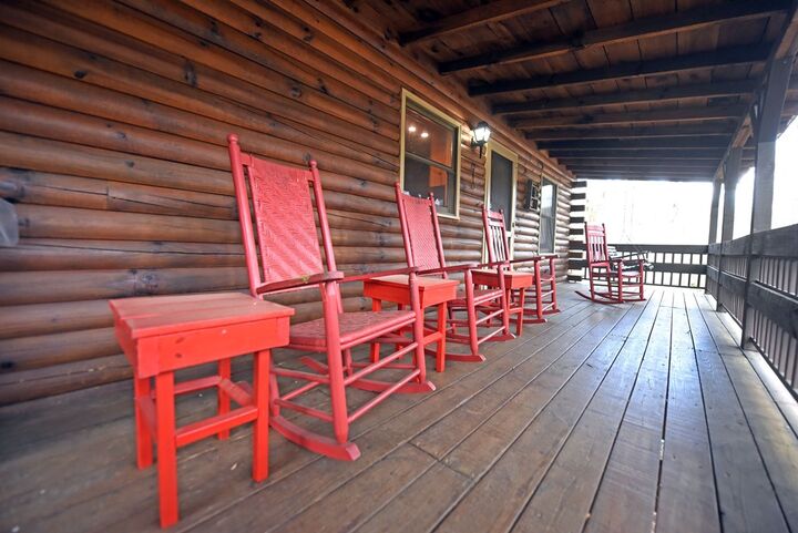 Property Photo:  545 Laurel Circle  GA 30513 