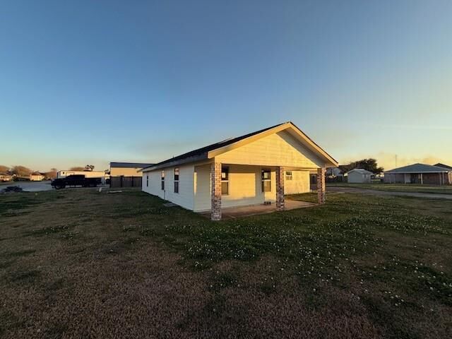 Property Photo: 160 E 26th Place LA 70373