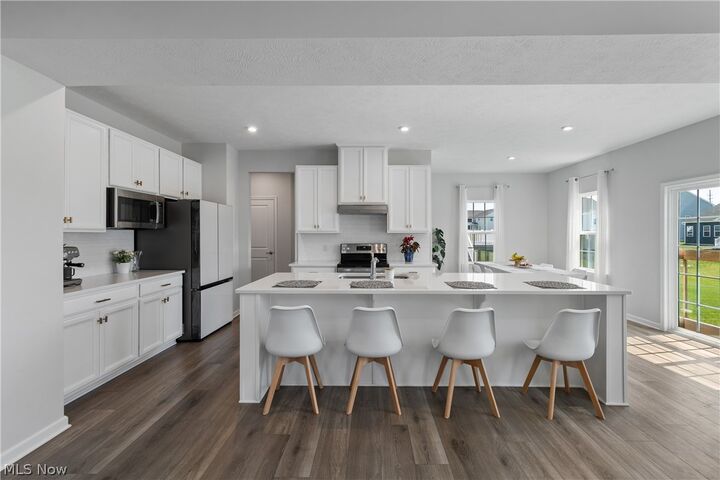 Property Photo: 1131 Kadas Lane OH 44691