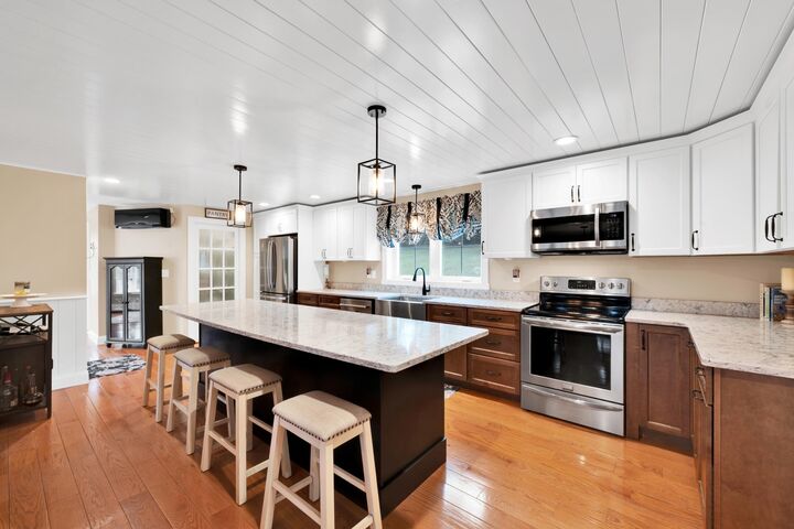 Property Photo: 25 Riverview Circle NH 03052