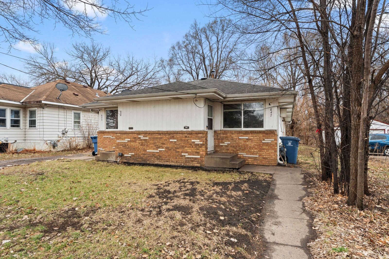 Property Photo:  845-847 Weeks Avenue SE  MN 55414 