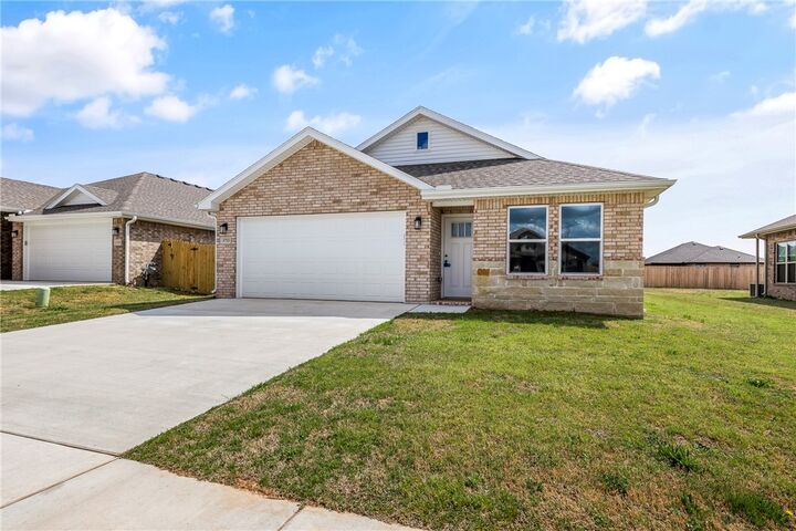 Property Photo:  1713 Edwards Street  AR 72751 