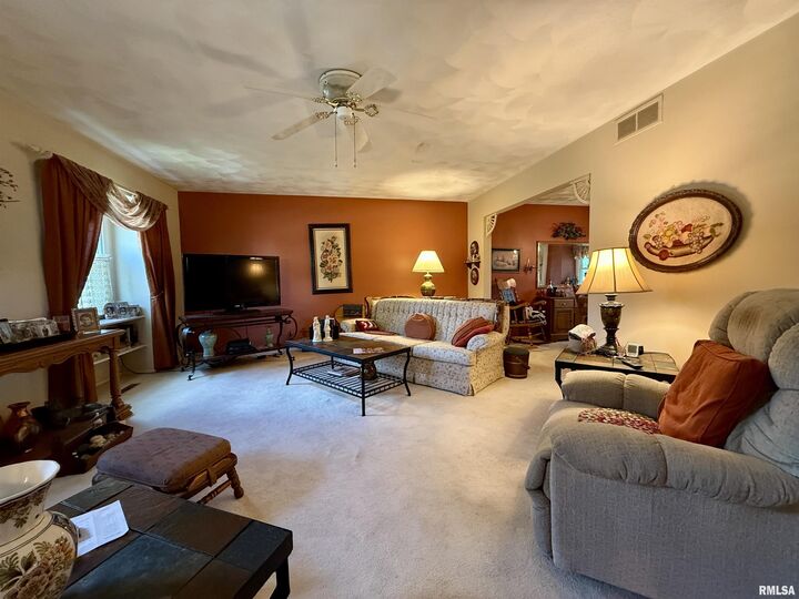 Property Photo:  208 S Market Street  IL 61448 