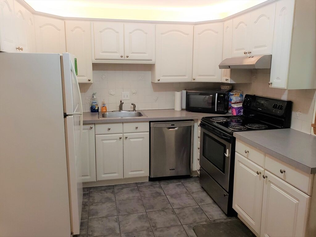 Property Photo: 33 Jacqueline Rd A MA 02452