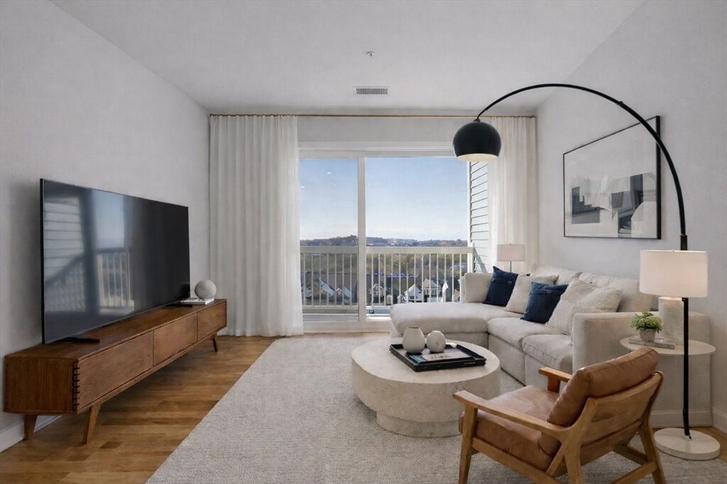 Property Photo:  4 Stratton Dr 308  MA 01801 