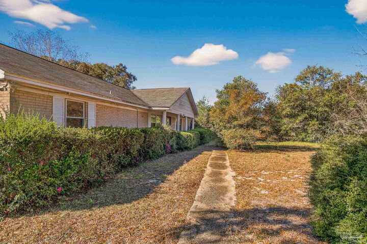 Property Photo: 2933 Breckenridge Dr FL 32526