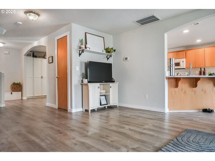 Property Photo:  8912 NE 71st St  WA 98662 