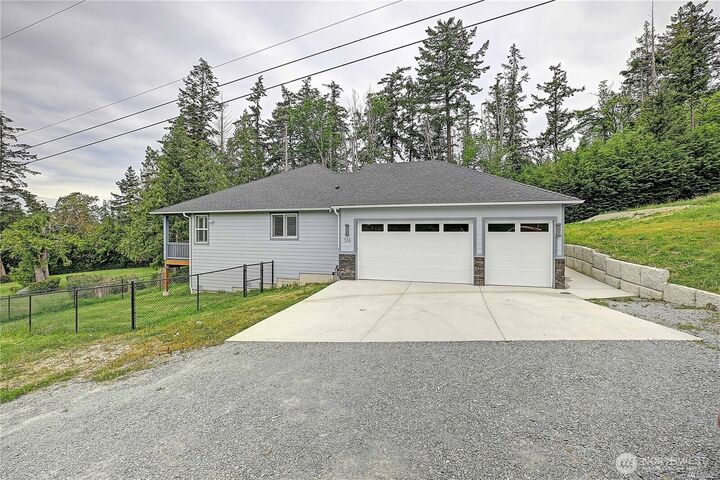 Property Photo:  536  Rozeway Place  WA 98282 