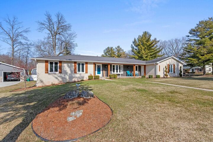 Property Photo:  2031 Parkwood Court  WI 54304-1955 