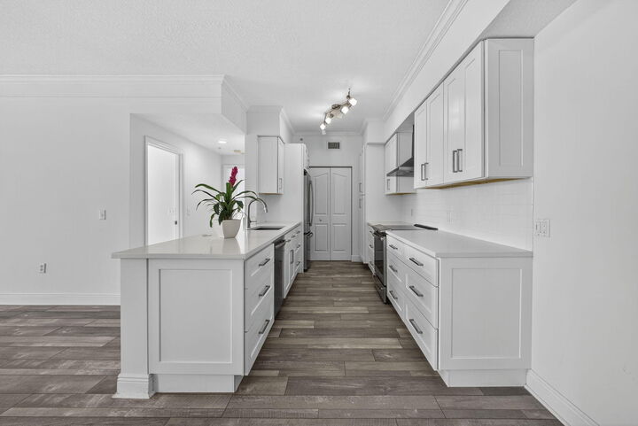 Property Photo:  5301 Myrtlewood Circle E  FL 33418 