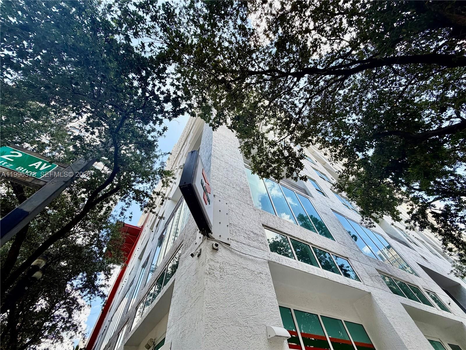 Property Photo:  133 NE 2nd Ave 1011  FL 33132 