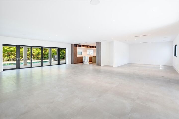 Property Photo: 13306 SW 58th Ct FL 33156