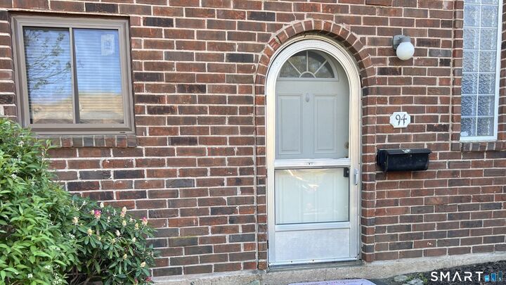 Property Photo:  94 Wakefield Circle 94  CT 06118 