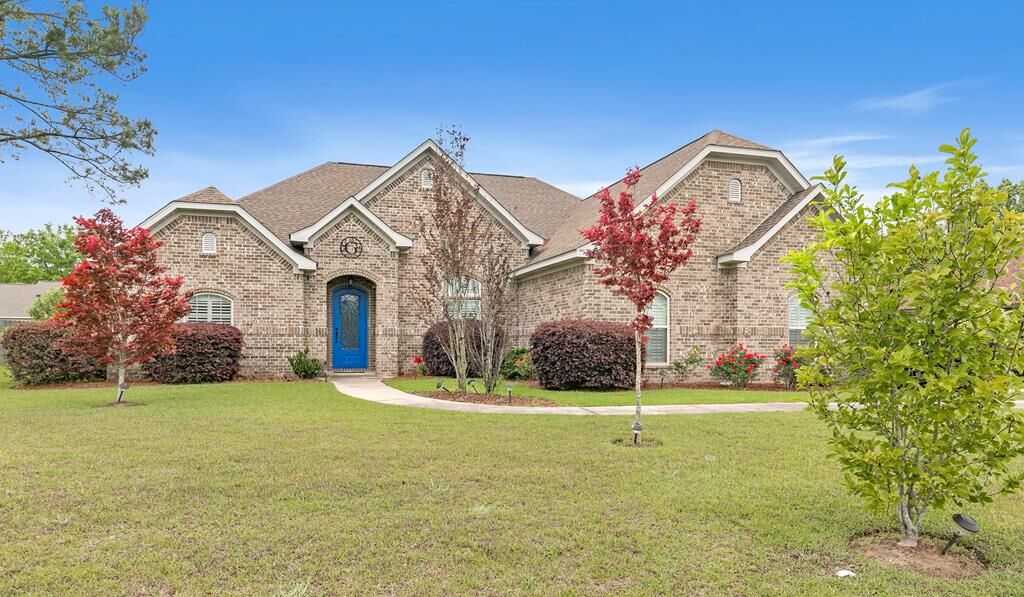 Property Photo:  217 Glen Oaks  AL 36301 