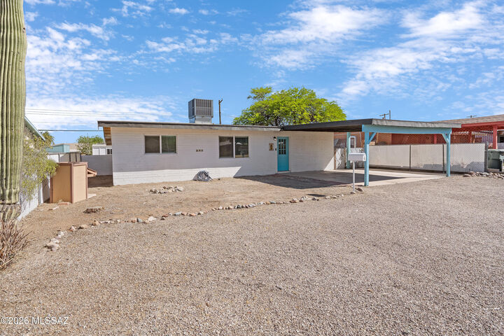 Property Photo:  843 E Alturas Street  AZ 85719 