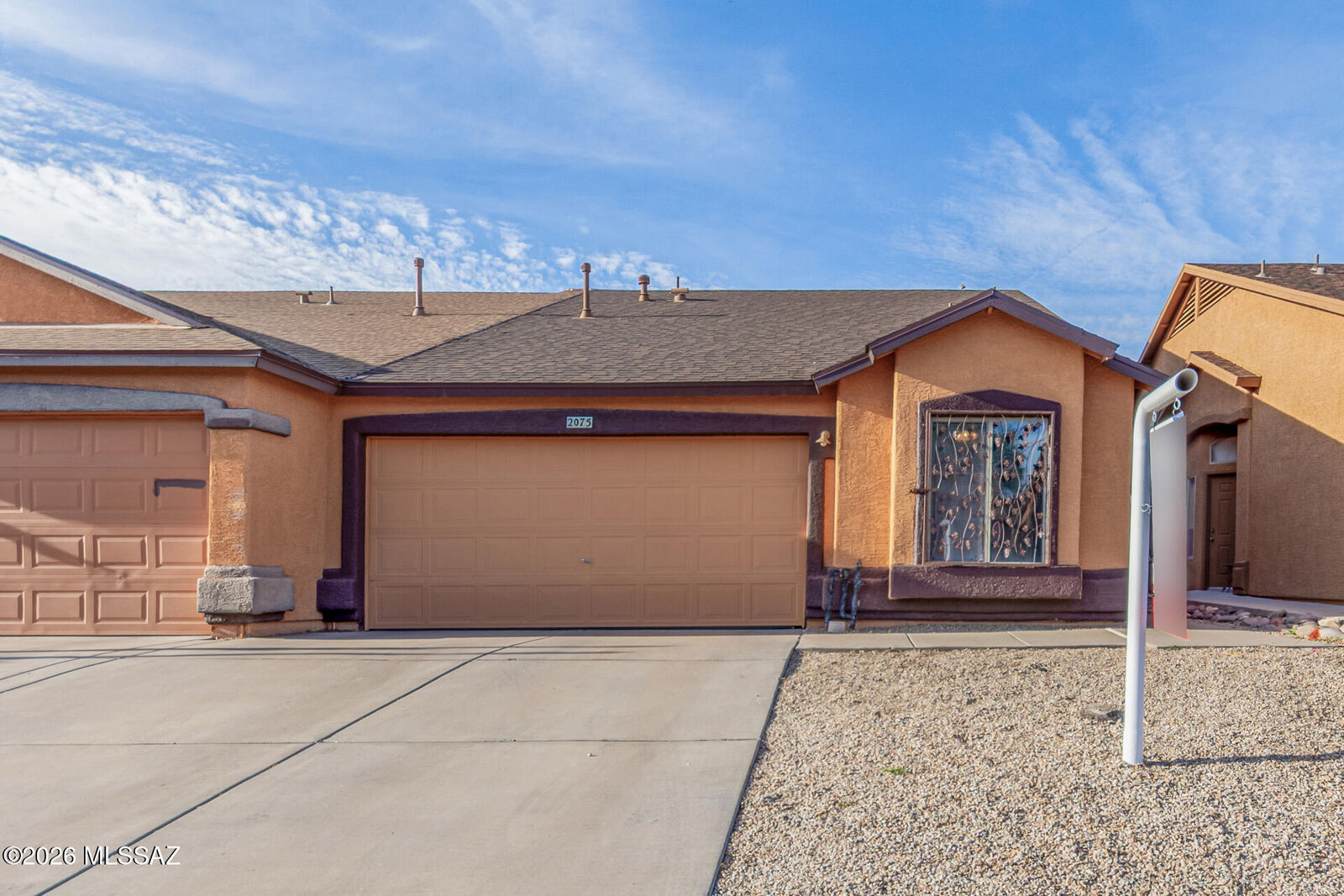 Property Photo:  2075 E Calle Sierra Del Manantial  AZ 85706 