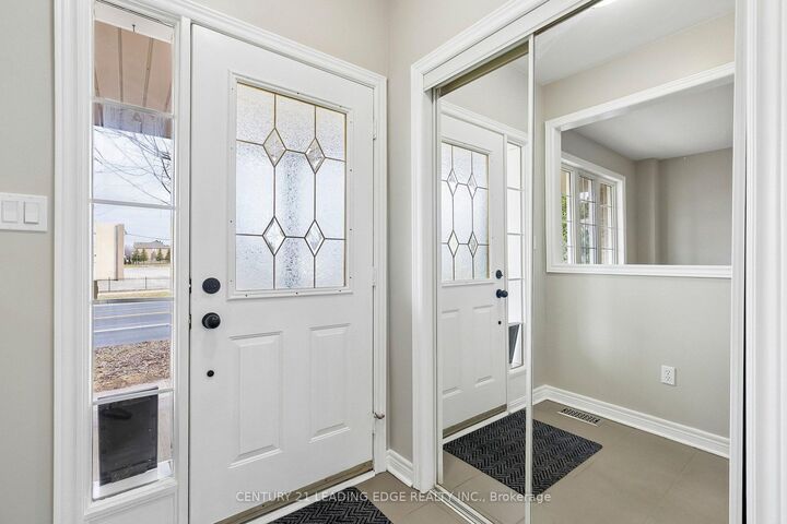 Photo de la propriété: 1981 Bur Oak Avenue ON L6E 1W5