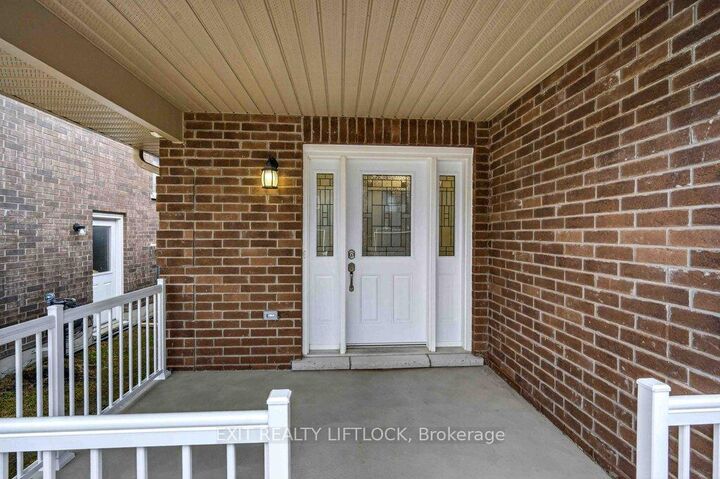 Property Photo:  320 Mullighan Gardens  ON K9K 0H2 