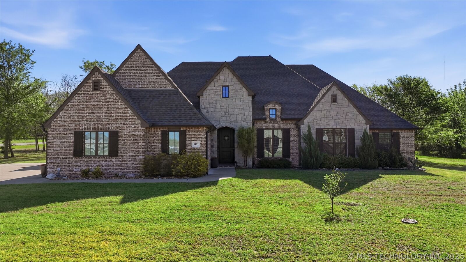 Property Photo:  9423 S 278th  OK 74014 